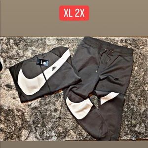 New men’s nike sweatsuit with tags